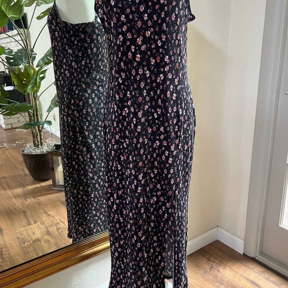 Romantic Floral Boho Cottagecore Micro pleated Women's Dress w Front Slit Size M